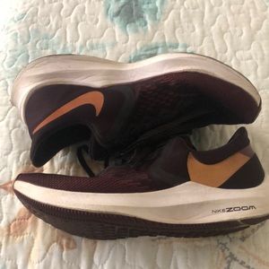 Nike Women's Zoom Winflo 6 Running Shoes Burgundy Gold Size 8